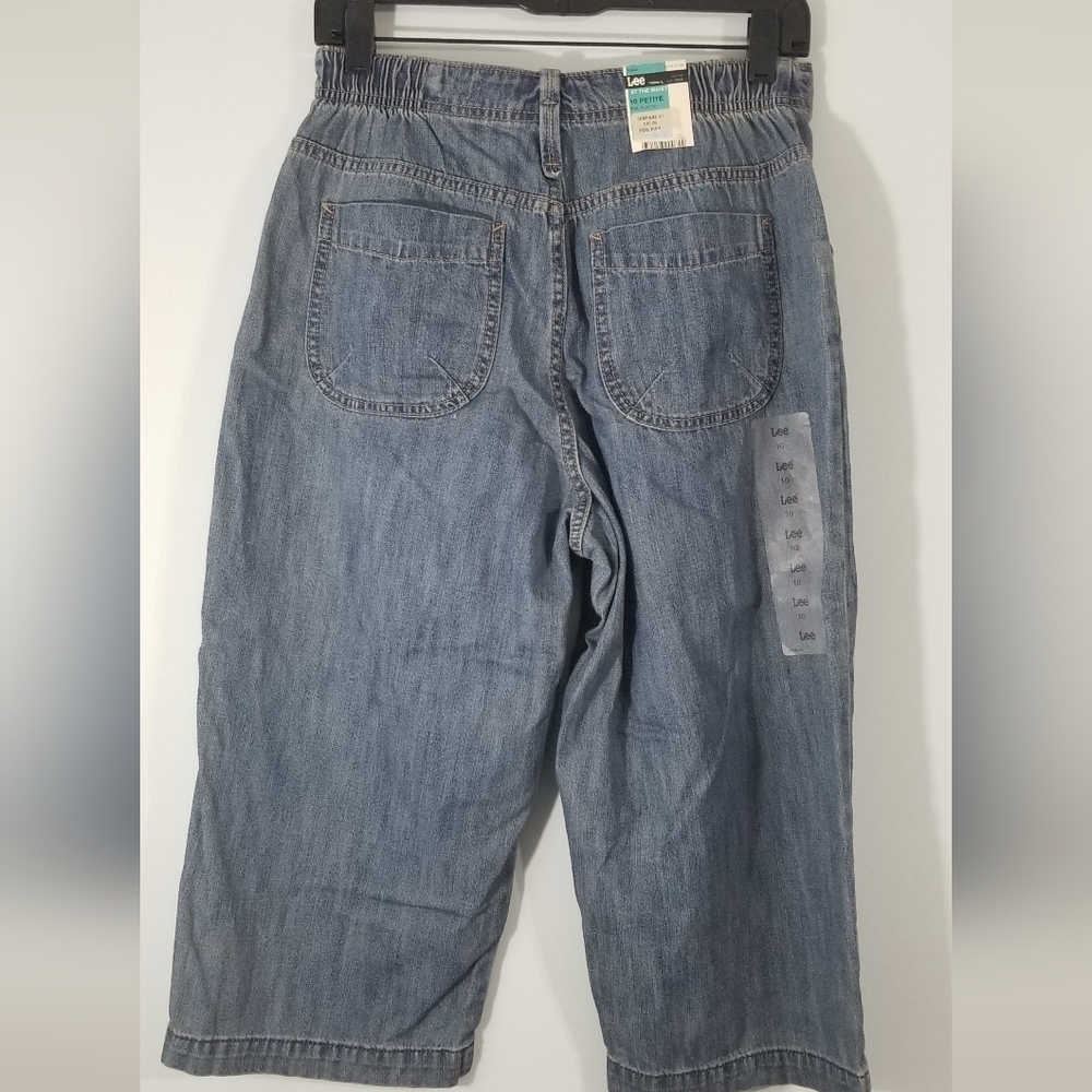 Lee Capri Jean Pants NWT. Light Stone. Size 10 Petite. Side Elastic Retail: $40. - Picture 4 of 9